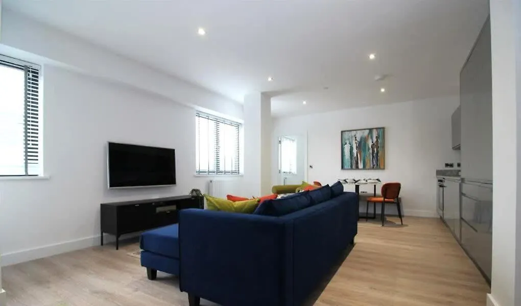 Sophisticated Modern 2 Bedroom Apartment In Solihull United Kingdom