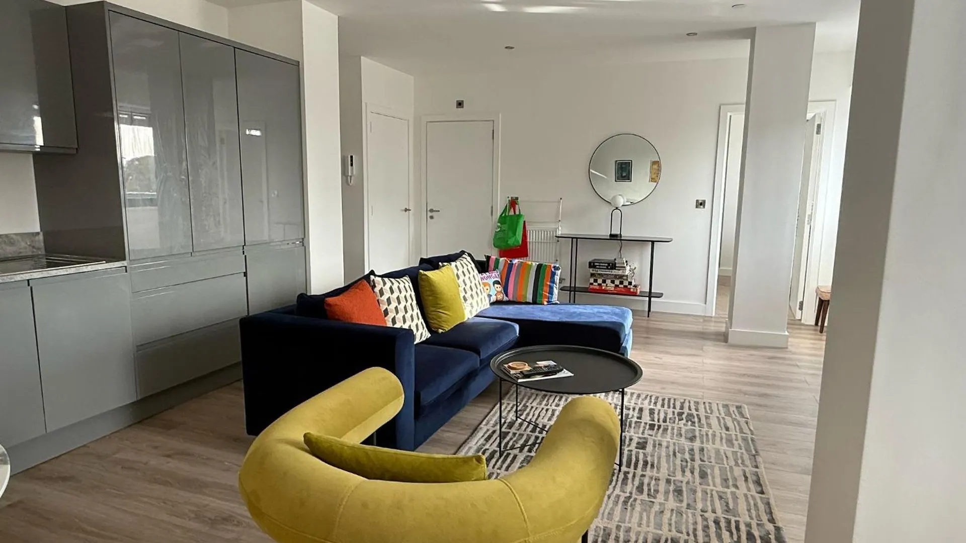 Sophisticated Modern 2 Bedroom Apartment In Solihull United Kingdom